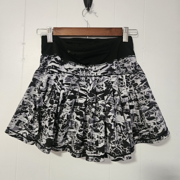 Lululemon Circuit Breaker Skirt - Picture 5 of 6